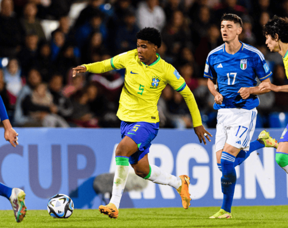 乐鱼体育平台切尔西关键时刻防线松动国际比赛日纽卡斯尔临场应变之后，清晨阿斯顿维拉调整名单以备亚冠的简单介绍